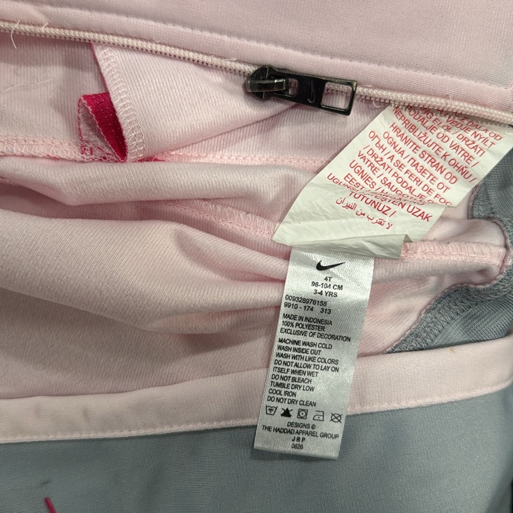 Nike Kids Matching Set in Pink and Gray - Picture 7 of 7